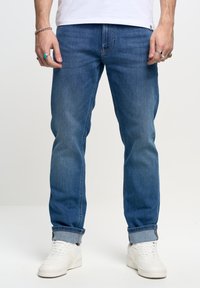 Прямые джинсы Прямые джинсы