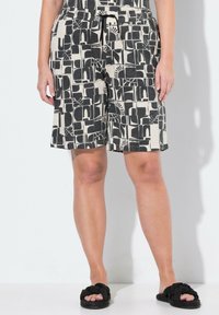 Шорты Шорты