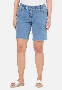 Джинсовые шорты Джинсовые шорты