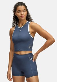 Спортивный топ Спортивный топ