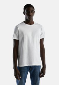 Футболка Футболка