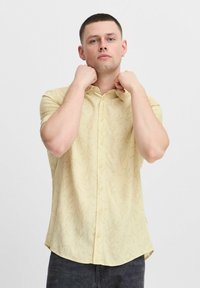 Рубашка с коротким рукавом Рубашка с коротким рукавом