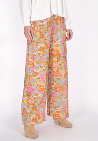 Брюки Брюки