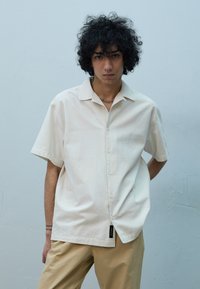 Рубашка с коротким рукавом Рубашка с коротким рукавом