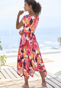 Летнее платье Летнее платье