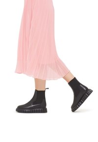 Ботинки челси Ботинки челси