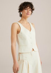 Жилет Жилет