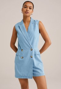 Джинсовая жилетка Джинсовая жилетка