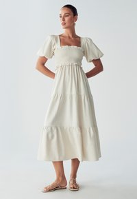 Платье Платье