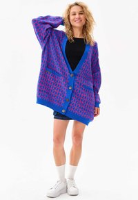 Длинный кардиган Длинный кардиган