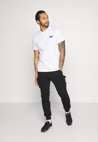 Спортивные штаны Спортивные штаны