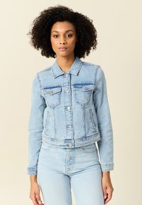 Джинсовая куртка Джинсовая куртка