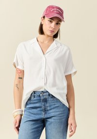 Блузка Блузка