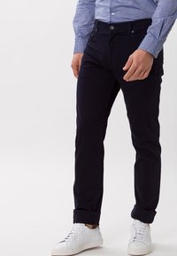 Прямые джинсы Прямые джинсы