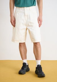 Шорты Шорты