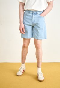 Шорты Шорты