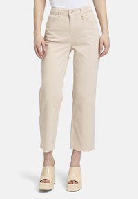 Короткие джинсы Короткие джинсы