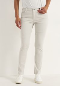 Джинсы Джинсы