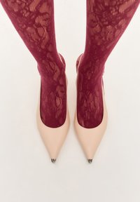 Туфли на высоком каблуке Туфли на высоком каблуке