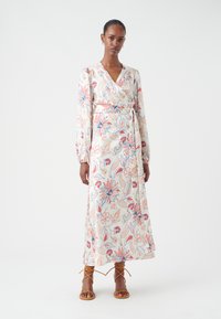 Летнее платье Летнее платье