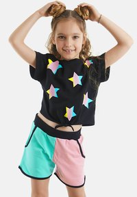 Шорты Шорты