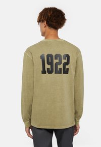 Лонгслив Лонгслив