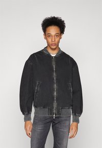 Джинсовая куртка Джинсовая куртка