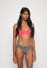 Бюстгальтер без косточек Бюстгальтер без косточек