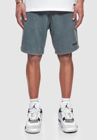 Шорты Шорты