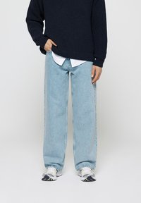 Прямые джинсы Прямые джинсы