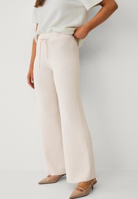 Широкие брюки Широкие брюки