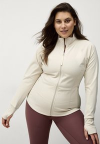 Спортивная куртка Спортивная куртка