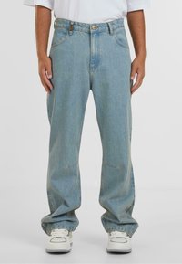 Прямые джинсы Прямые джинсы