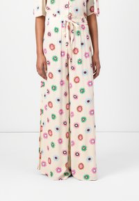 Широкие брюки Широкие брюки