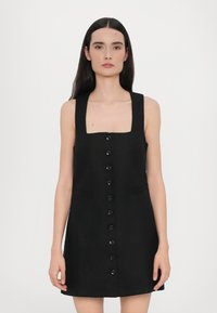 Короткое платье Короткое платье