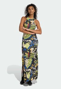 Спортивное платье Спортивное платье