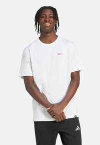 Футболка Футболка