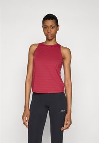 Спортивный топ Спортивный топ