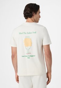 Футболка Футболка