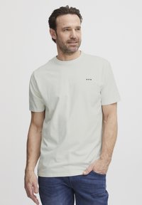 Футболка Футболка