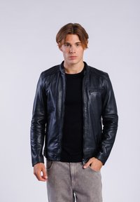 Кожаная куртка Кожаная куртка