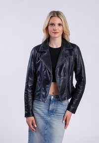 Кожаная куртка Кожаная куртка