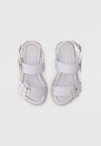 Сандалии Сандалии