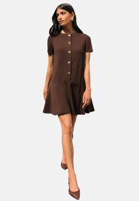 Короткое платье Короткое платье