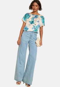 Блузка Блузка