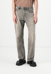 Прямые джинсы Прямые джинсы