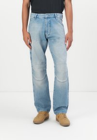 Прямые джинсы Прямые джинсы