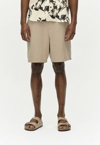 Шорты Шорты