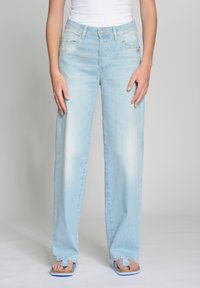 Прямые джинсы Прямые джинсы