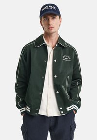 Куртка бомбер Куртка бомбер